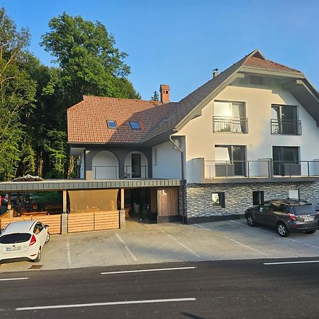Grmac Apartments Naklo Exterior foto