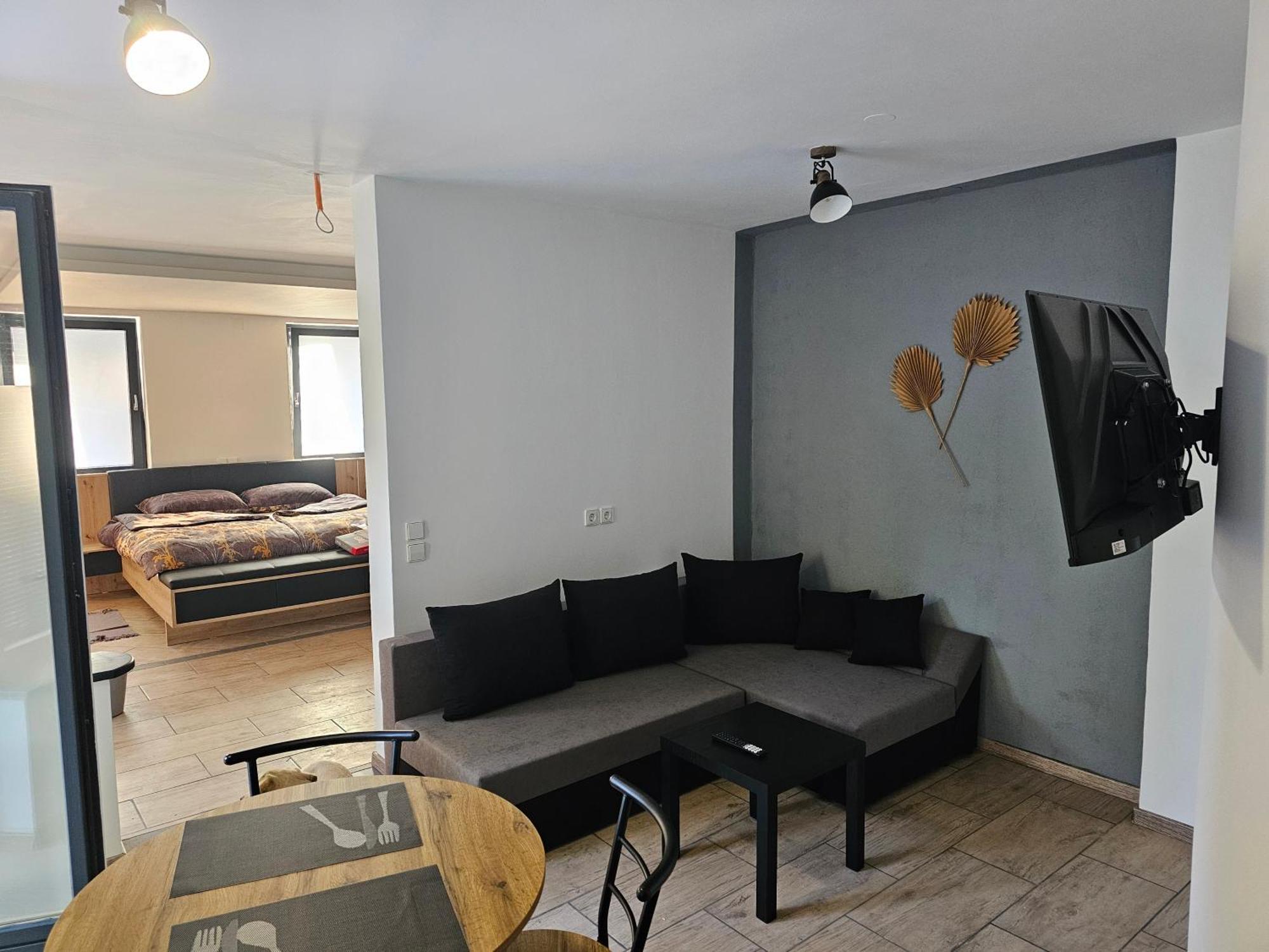 Grmac Apartments Naklo Exterior foto