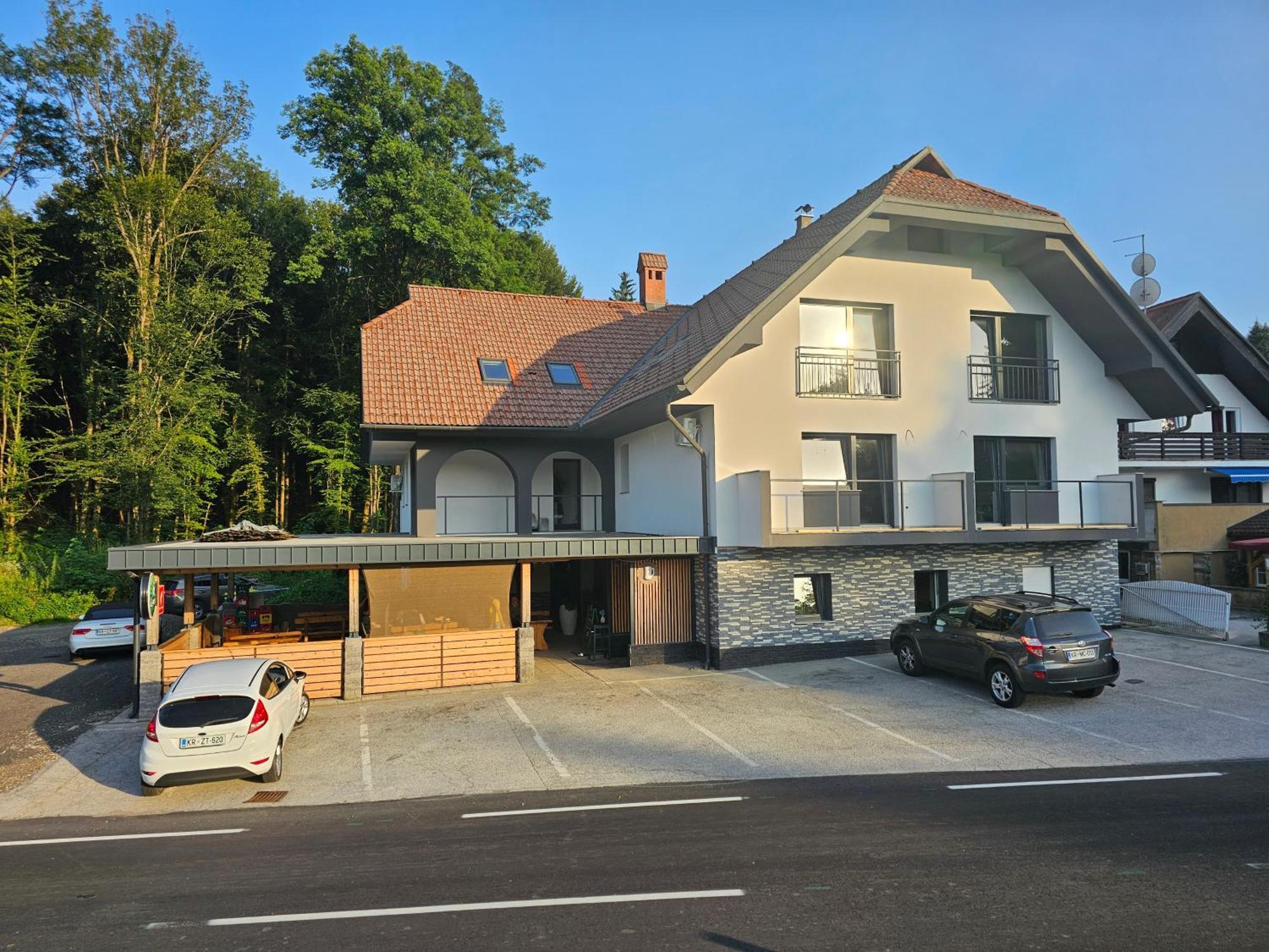 Grmac Apartments Naklo Exterior foto